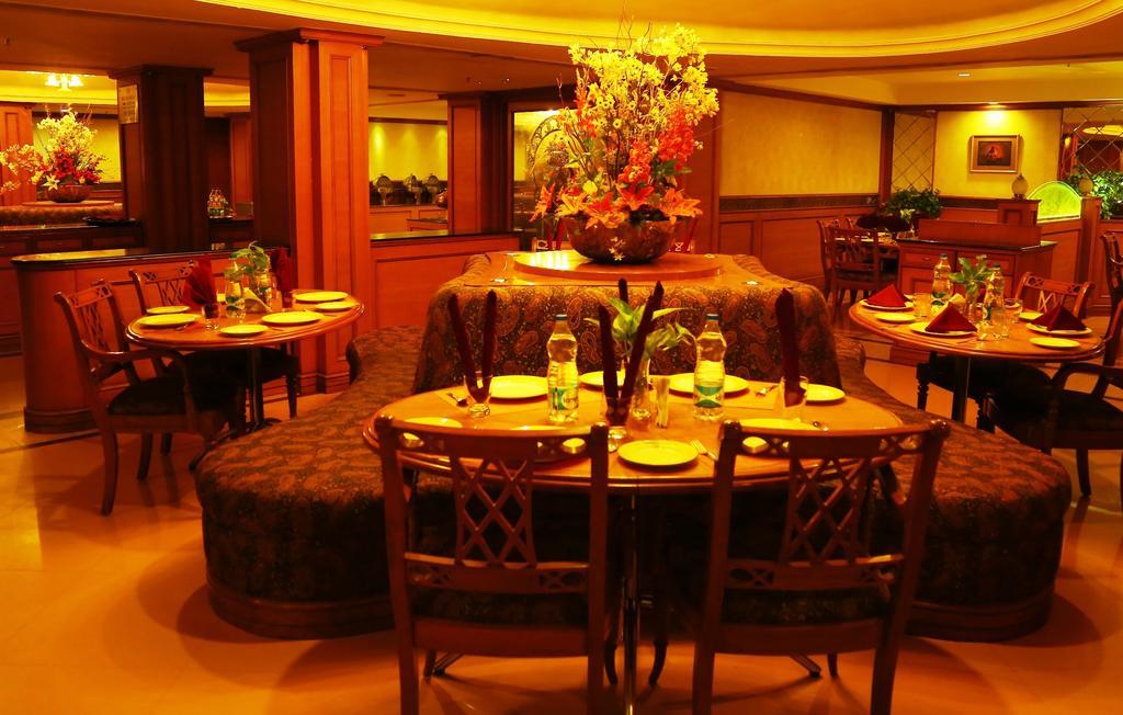 Kences Hotel -Opp Apsrtc Bus Stand Tirupati Ngoại thất bức ảnh