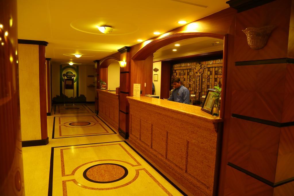 Kences Hotel -Opp Apsrtc Bus Stand Tirupati Ngoại thất bức ảnh