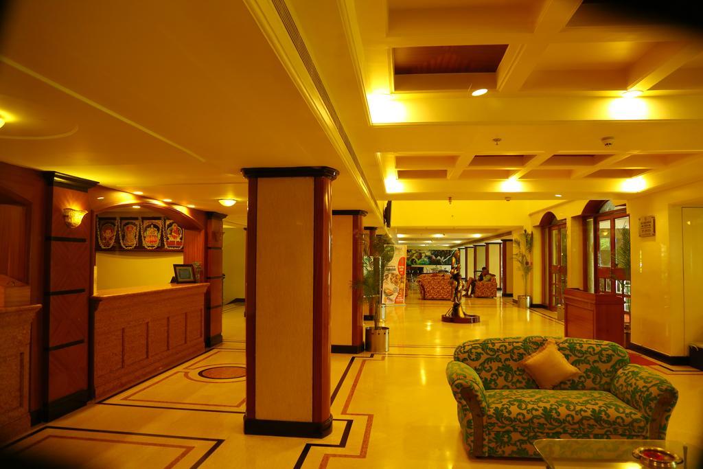 Kences Hotel -Opp Apsrtc Bus Stand Tirupati Ngoại thất bức ảnh