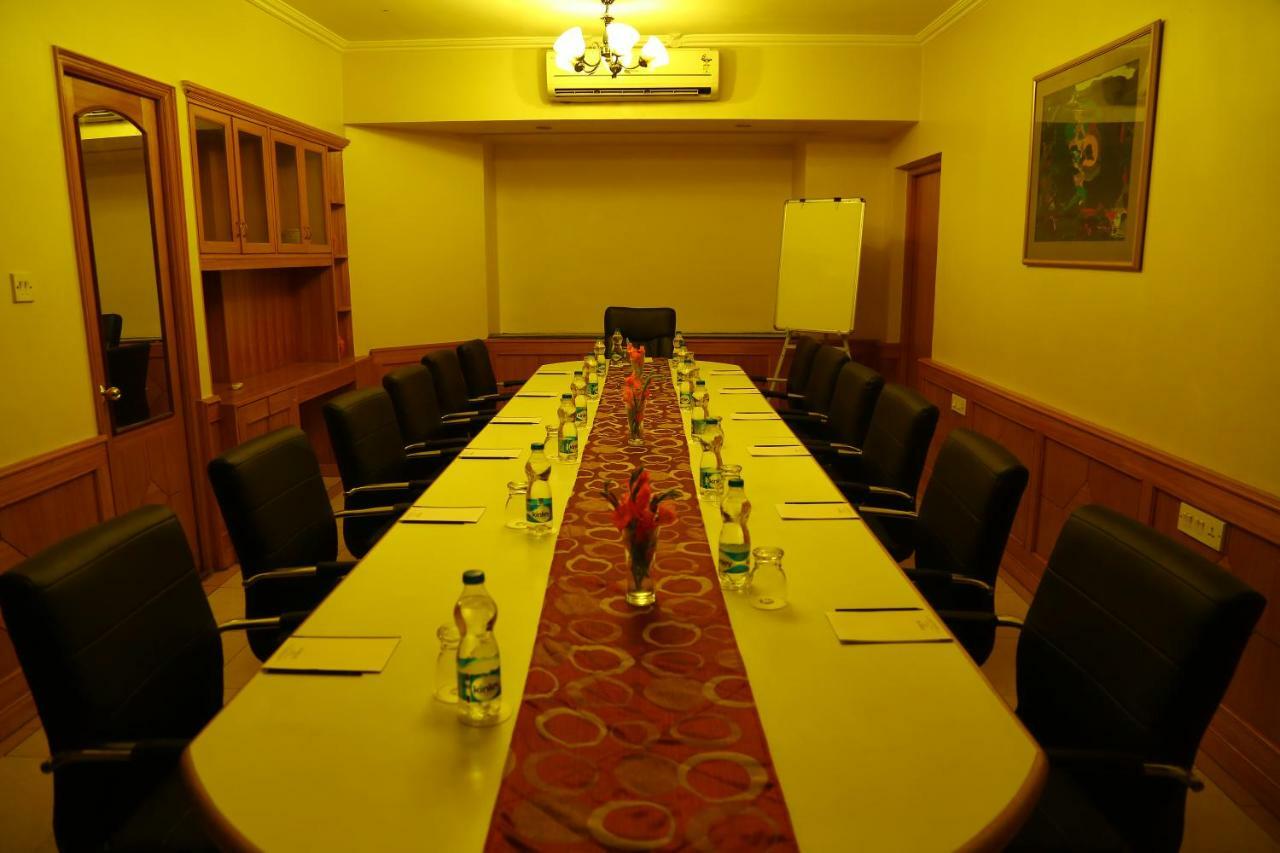 Kences Hotel -Opp Apsrtc Bus Stand Tirupati Ngoại thất bức ảnh